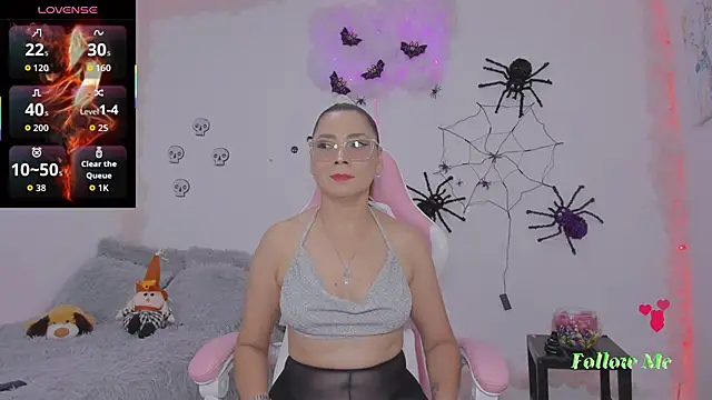 milfAaura online show from October 25, 2025, 3:14 am