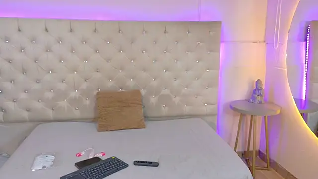 CathMellow online show from February 4, 2026, 7:09 pm