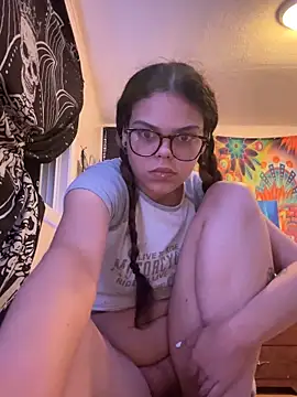 kykyloves online show from September 15, 2025, 2:44 am