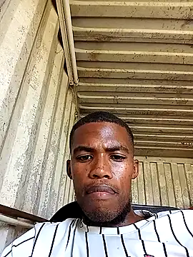 Snapshot of Basslanie chatting on December 3, 2025, 11:30 am Basslanie online show from December 3, 2025, 11:30 am