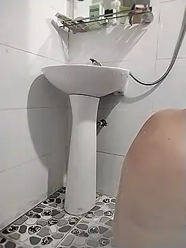 venu00 online show from April 10, 2026, 6:07 am