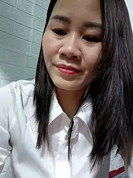 Singlemom69x online show from November 1, 2025, 2:08 pm