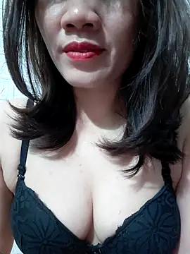 Snapshot of Singlemom69x chatting on May 14, 2026, 2:02 pm Singlemom69x online show from May 14, 2026, 2:02 pm