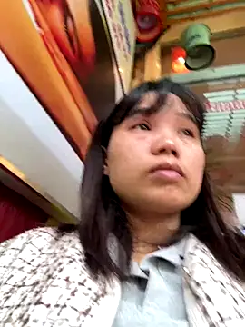 Ngoc-bbi online show from September 30, 2025, 5:12 am