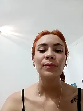 dulcelatin21 online show from September 13, 2025, 5:46 pm