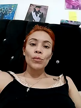 dulcelatin21 online show from September 15, 2025, 5:02 pm