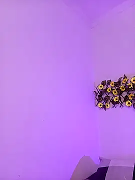 dulcelatin21 online show from October 7, 2025, 3:14 am