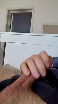 Snapshot of NewJoiner chatting on April 28, 2026, 5:40 pm NewJoiner online show from April 28, 2026, 5:40 pm