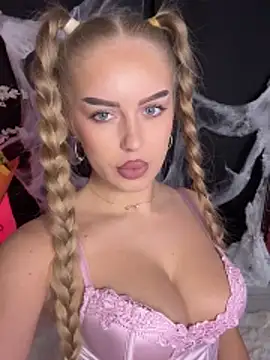 AubrieleRouj1 online show from October 25, 2025, 4:02 pm