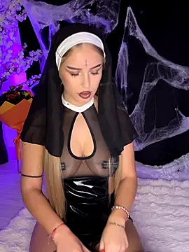 AubrieleRouj1 online show from October 31, 2025, 4:52 pm