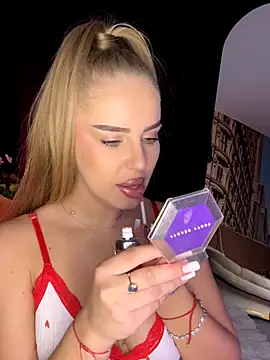 AubrieleRouj1 online show from November 14, 2025, 5:00 pm