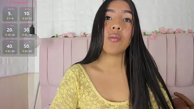 Snapshot of luna_maisonn chatting on July 8, 2026, 1:04 pm luna maisonn online show from July 8, 2026, 1:04 pm