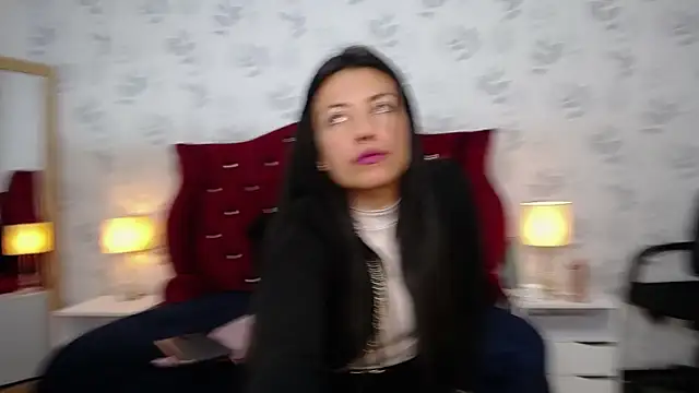 MargarettCooper online show from November 1, 2025, 12:18 pm