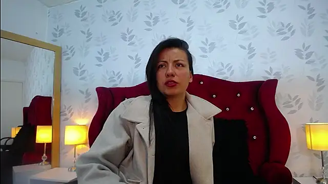 MargarettCooper online show from December 4, 2025, 12:36 pm