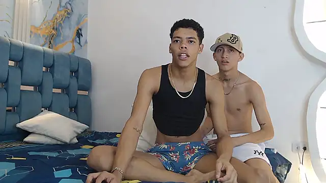 PRETTY FEM online show from January 12, 2026, 6:46 pm