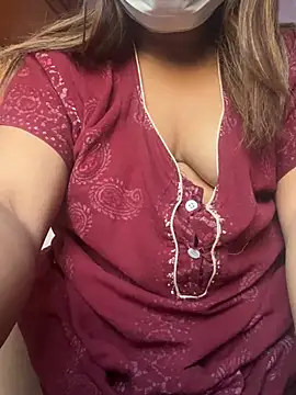 goodvibesonly44445 online show from February 9, 2026, 7:34 am