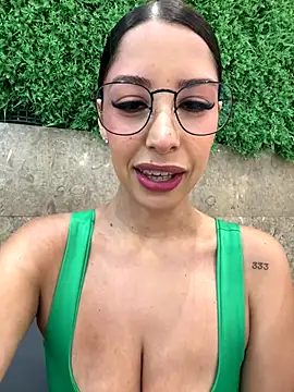 luvely online show from December 5, 2025, 9:00 pm