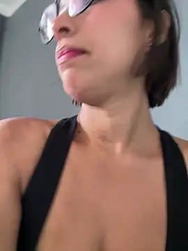 Snapshot of luvely chatting on July 29, 2026, 2:04 pm luvely online show from July 29, 2026, 2:04 pm