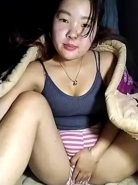 lylylove online show from February 17, 2026, 12:18 am