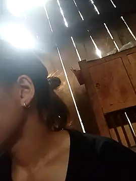 Ngocmi909 online show from October 4, 2025, 4:21 am