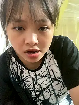 candy   123 online show from October 5, 2025, 12:47 pm