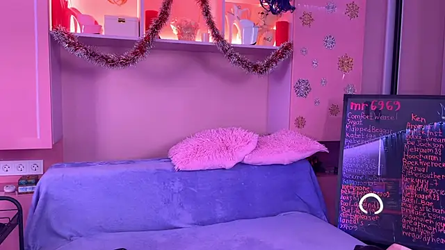 Crystallana online show from January 7, 2025, 5:20 pm