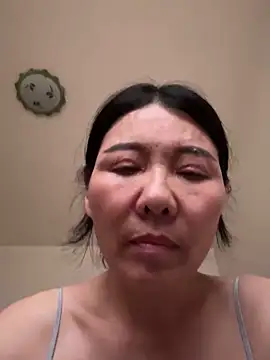 xiiuuff18 online show from September 11, 2025, 4:34 am