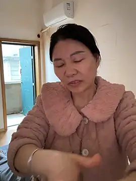 xiiuuff18 online show from March 23, 2026, 1:09 am