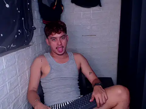 Snapshot of Tempting_jon chatting on June 20, 2026, 8:39 am Tempting jon online show from June 20, 2026, 8:39 am