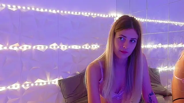 Aishha  online show from September 10, 2025, 5:18 am