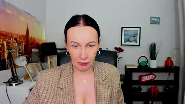 Velvet Jasmine online show from September 30, 2025, 5:23 am