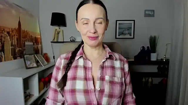 Velvet Jasmine online show from March 5, 2026, 6:31 am