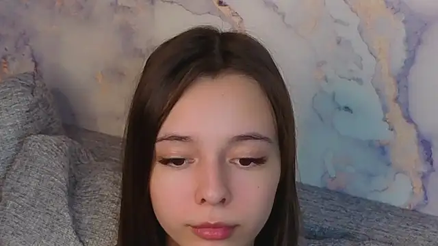 BerryTeen online show from October 18, 2025, 9:10 am