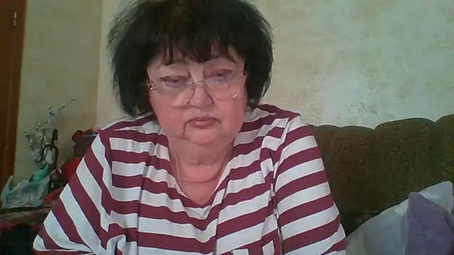 Snapshot of MilaSky5303 chatting on April 26, 2026, 2:04 pm MilaSky5303 online show from April 26, 2026, 2:04 pm