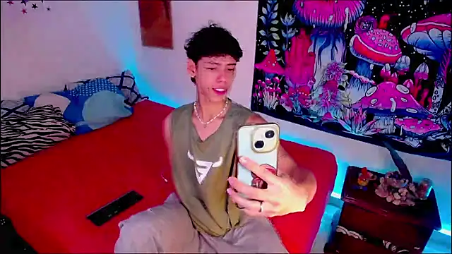 Snapshot of Thedoll_ethan7 chatting on June 22, 2026, 11:24 pm Thedoll ethan7 online show from June 22, 2026, 11:24 pm