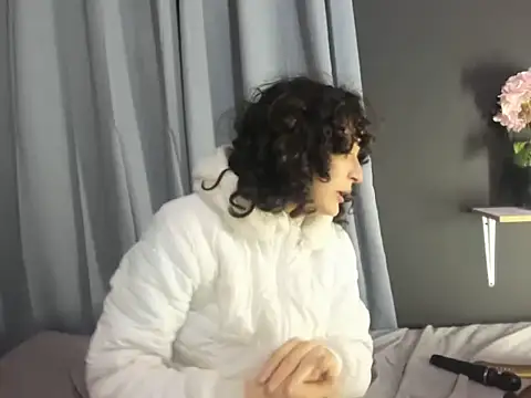 TeensNews18 online show from December 2, 2025, 11:23 pm