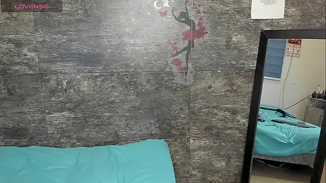 oriana olsen online show from April 21, 2026, 4:19 am