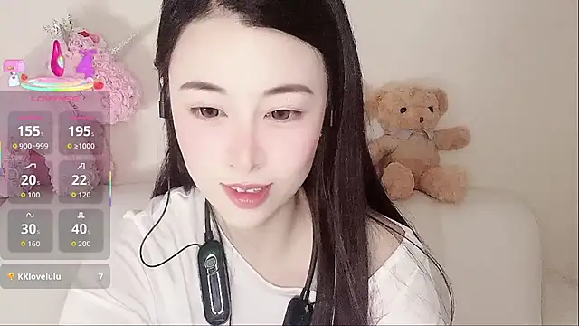 LuLu-Moon online show from October 2, 2025, 8:21 am