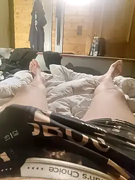 Snapshot of rob21515 chatting on February 4, 2026, 3:23 am rob21515 online show from February 4, 2026, 3:23 am