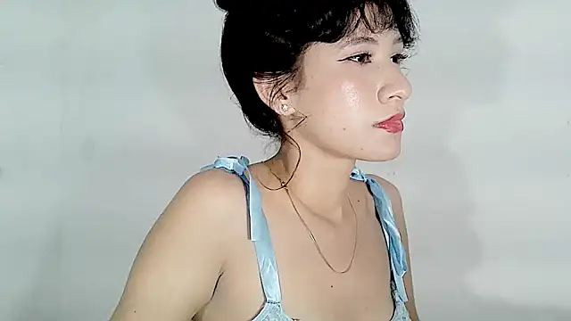 Snapshot of kitten_punches001 chatting on September 13, 2025, 2:33 am kitten punches001 online show from September 13, 2025, 2:33 am