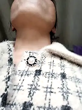 Maymay0033 online show from November 16, 2025, 9:37 am