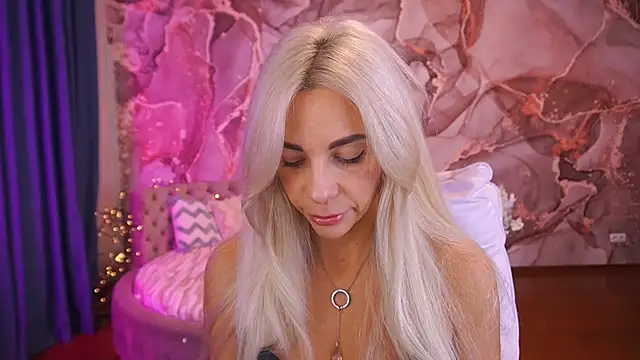 BellaRayyy online show from October 26, 2025, 2:01 pm