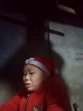  YooY  online show from November 30, 2025, 11:03 am