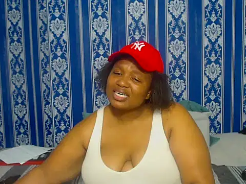 JUICEYLIPS333 online show from November 8, 2025, 6:24 am