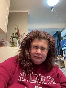 Snapshot of AliceCurlyX chatting on November 28, 2025, 8:44 pm AliceCurlyX online show from November 28, 2025, 8:44 pm