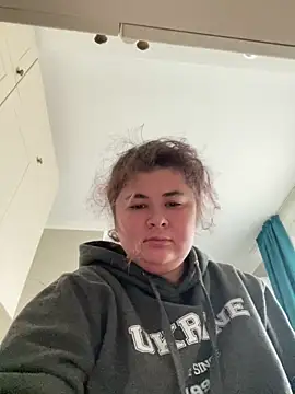 AliceCurlyX online show from December 14, 2025, 11:04 am