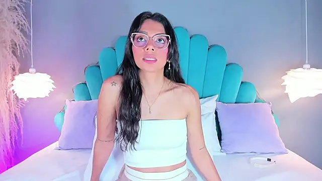 AlassiaHocthner online show from September 10, 2025, 11:43 am