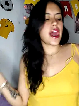 Snapshot of Queen_Ashly chatting on June 21, 2026, 12:13 am Queen Ashly online show from June 21, 2026, 12:13 am