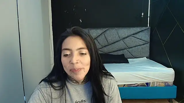 LiaMonroee  online show from November 25, 2025, 12:05 pm