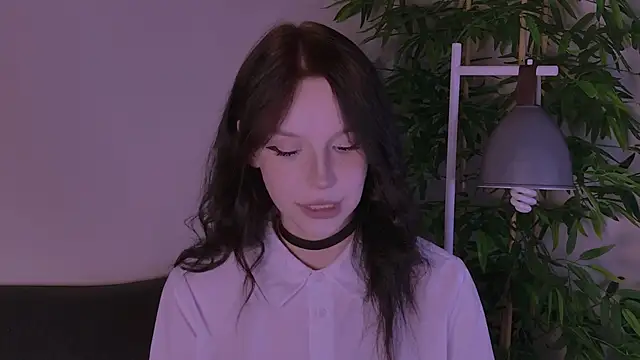 claire bennett online show from June 22, 2026, 1:07 am